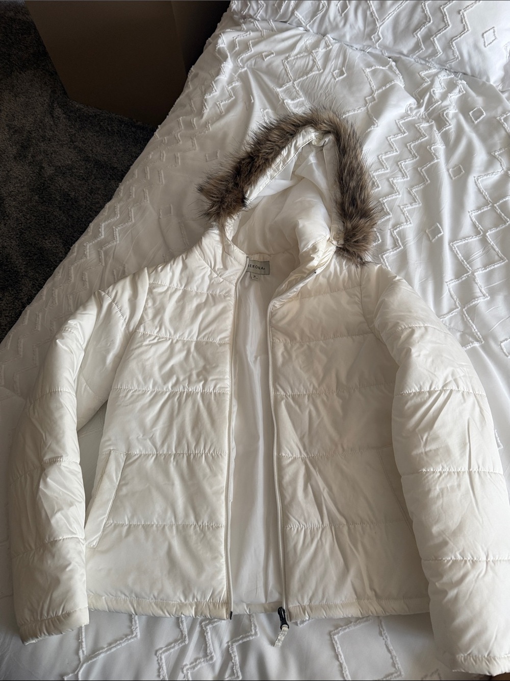 Merona White Puffer Jacket with Faux Fur Trim Hood